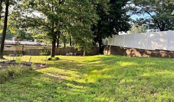20 Camelia Dr, Cranston, RI 02920