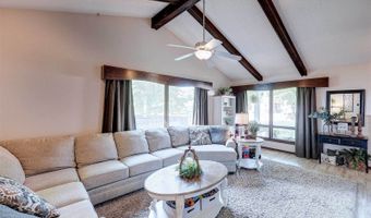 920 Highland Dr, Arkansas City, KS 67005