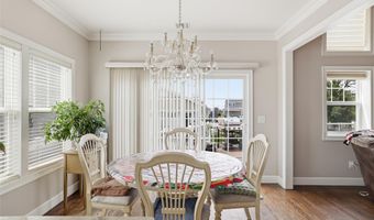 34 Meadow Ln, Amityville, NY 11701