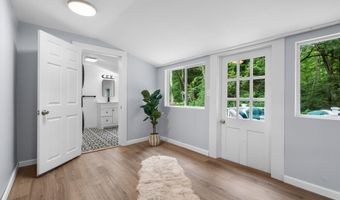 5 Bond St, Brookline, NH 03033