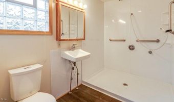 12222 Cenfield St NE, Alliance, OH 44601