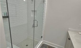 192 Chestnut Cir, Atlanta, GA 30342