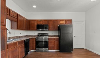 206 Meridian Gardens Ln, Indianapolis, IN 46217