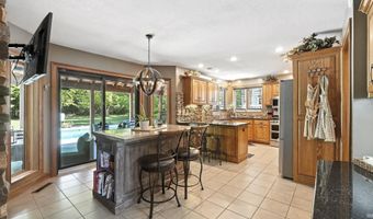 102 Greenhurst Ct, Auburn, IN 46706