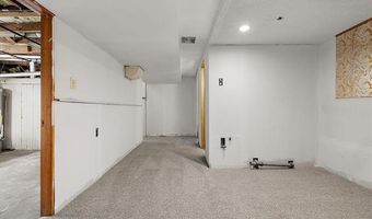 14861 Russell Ave, Allen Park, MI 48101