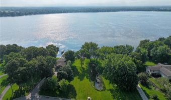 901 Geneva Dr, Alexandria, MN 56308