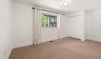 2204 NW Marken St, Bend, OR 97703