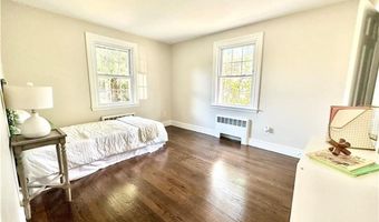 426 Metacom Ave 1, Bristol, RI 02809