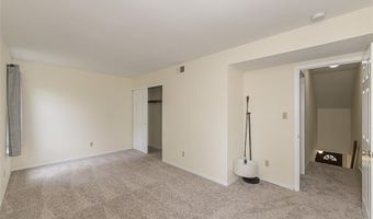 716 Reinke Rd, Ballwin, MO 63021