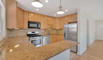 7705 ROYSTON St, Annandale, VA 22003