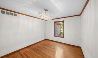 4055 Pontiac Trl, Ann Arbor, MI 48105