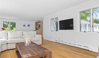 331 Third Beach Rd, Middletown, RI 02842