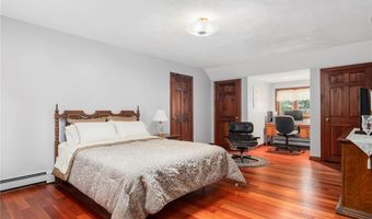 10 Oak Hill Dr, Lincoln, RI 02865