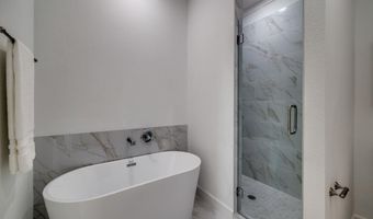 5613 Woodlands Dr, The Colony, TX 75056