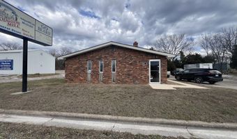 1306 Shull St, Ava, MO 65608