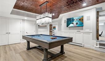 30 Lenihan Ln, East Greenwich, RI 02818