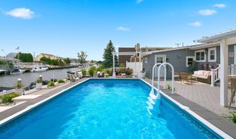 61 Archer Ave S, Bayville, NJ 08721