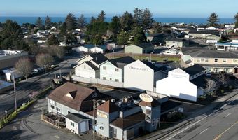 925 CHETCO Ave, Brookings, OR 97415