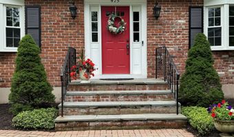 475 Riverside Dr, Cheshire, CT 06410
