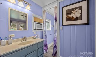 215 Cedar Ln, Arden, NC 28704