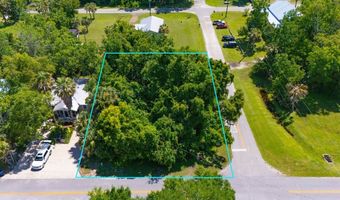 140 5th St, Apalachicola, FL 32320