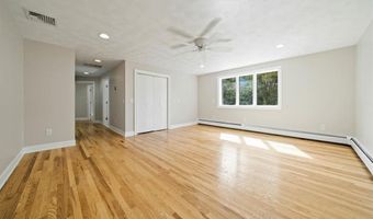 30 Dutchess Dr, Cranston, RI 02921