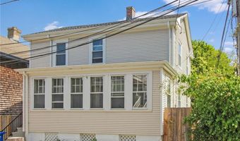5 Davis Ct, Newport, RI 02840