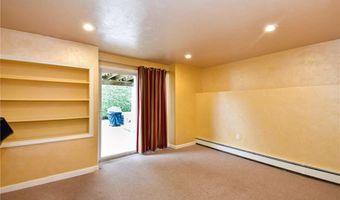 17 Middle St, North Providence, RI 02911