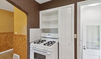 717 Oxford Ct, Adrian, MI 49221