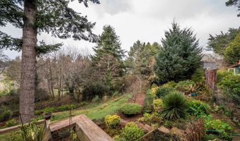 498 KLAMATH Ave SE, Bandon, OR 97411