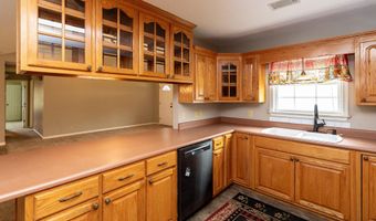 133 Lake Lure Cir, Alma, GA 31510