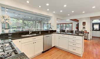 4605 VALERIE Ct, Annandale, VA 22003