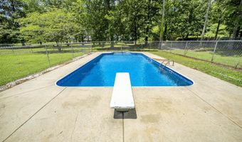 809 TWELVE OAKS Dr, Adamsville, TN 38310