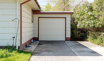 508 Circle Dr E, Cody, WY 82414