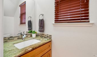 606 Santa Ana Cir, Santa Rosa, CA 95404