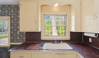 2 Perham St, Bedford, MA 01730