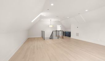 112 N HIGHLAND St, Arlington, VA 22201