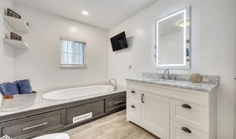 497 Rohr St, Arnolds Park, IA 51331