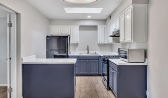 102 W HOLLY Ln, Avondale, AZ 85323