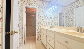 1014 Crestwood Dr, Albertville, AL 35950