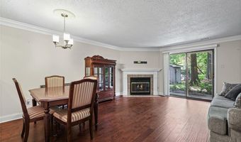 1333 Prospect Village Ln A, Ballwin, MO 63021