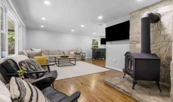 319 Nonnewaug Rd, Bethlehem, CT 06751