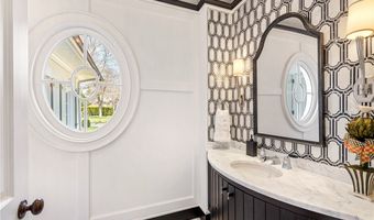 85 Nayatt Rd, Barrington, RI 02806