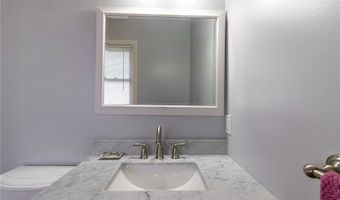 126 Greenbriar Dr, Aurora, OH 44202