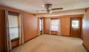 2801 Hillcrest Ave, Alton, IL 62002