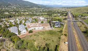 993 Mountain Meadows Dr, Ashland, OR 97520