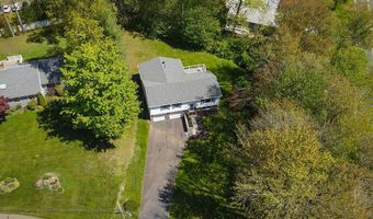 2 Spice Bush Ln, Branford, CT 06405