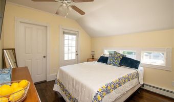 26 Carey St, Newport, RI 02840