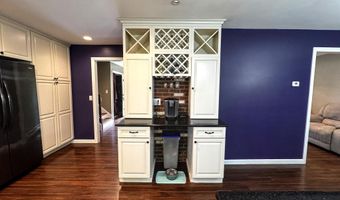 131 Pine Cir, Bennington, VT 05201