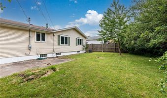 16 Newgate Rd, Amherst, NY 14226